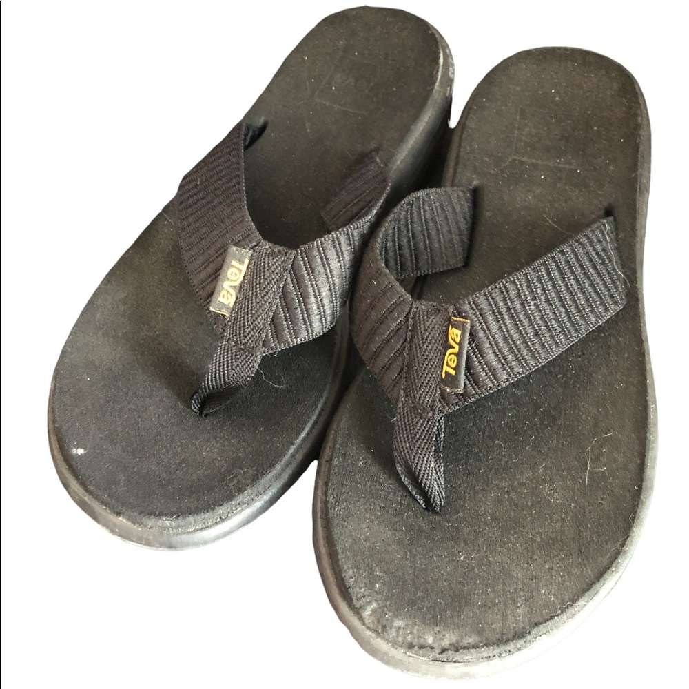 Kids Teva foam insole sandals size 5